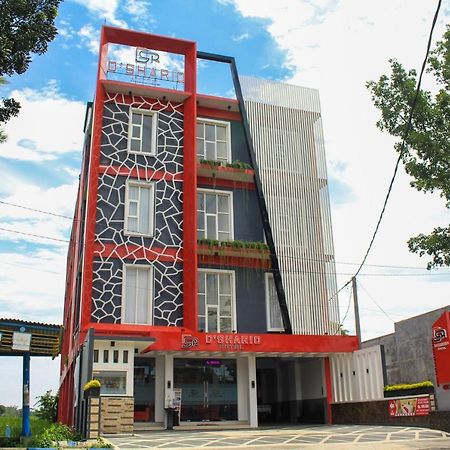 D'Shario Hotel Kepanjen Malang Buitenkant foto