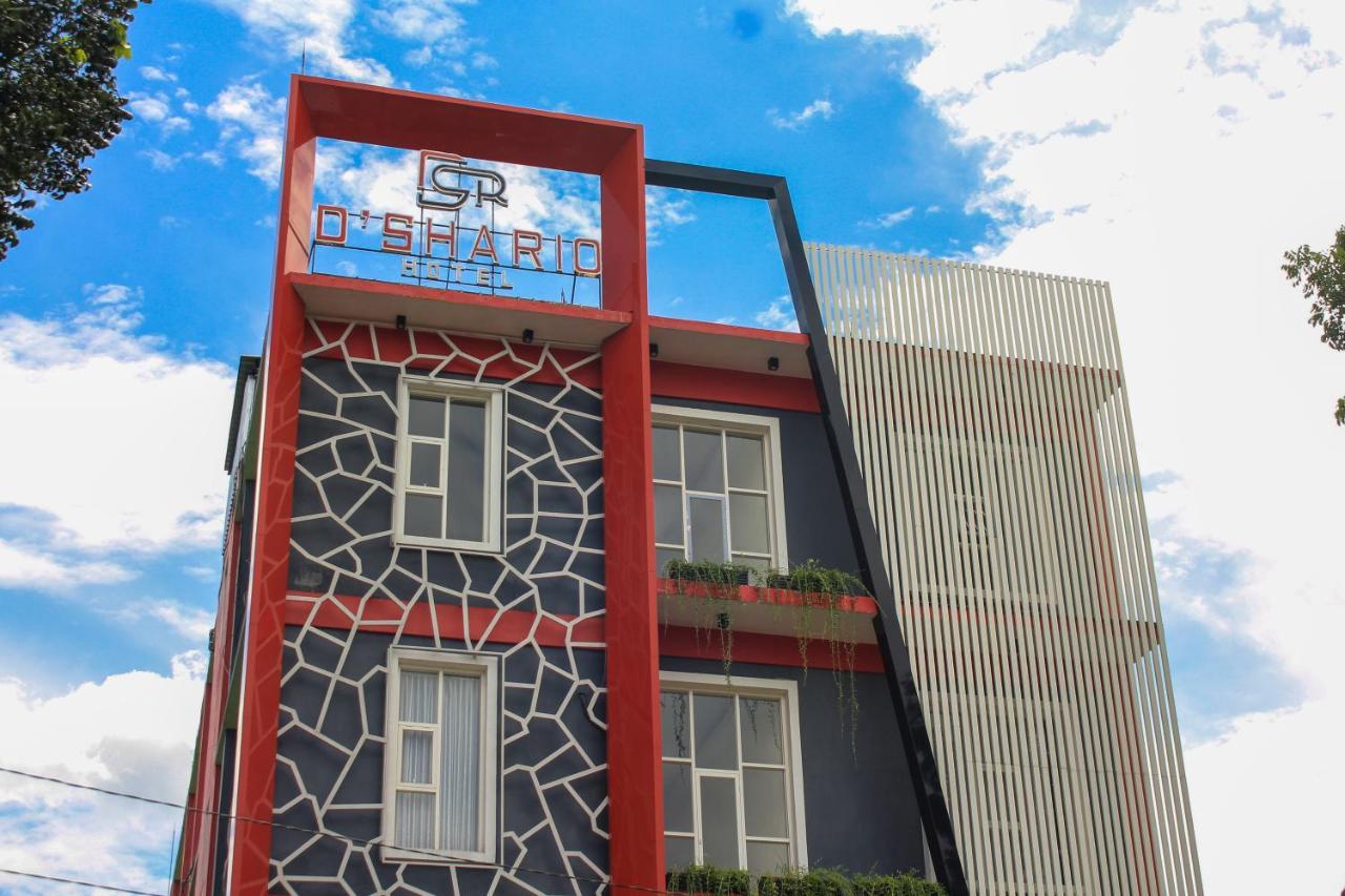 D'Shario Hotel Kepanjen Malang Buitenkant foto