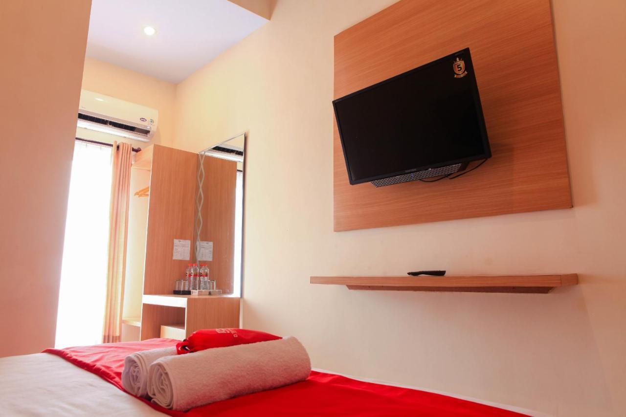 D'Shario Hotel Kepanjen Malang Buitenkant foto